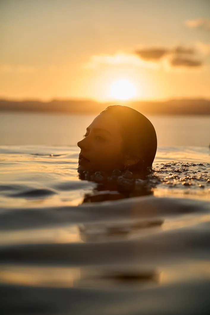 オーシャンフロント・プールヴィラ Day 1 PM 6:21 Infinity Pool