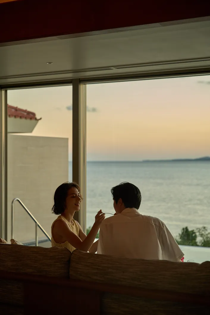 オーシャンフロント・プールヴィラ Day 1 PM 6:58 Terrace Dinner