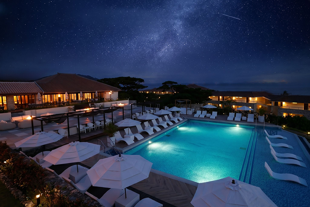 夜風と星を感じる、贅沢な夜。 ゴールデンウィーク限定「ナイトプール」